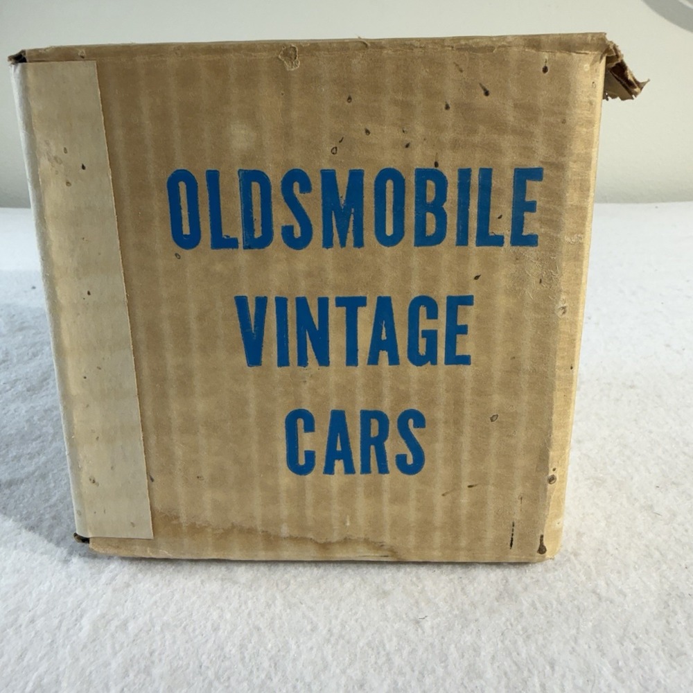 Vintage Oldsmobile 75th Anniversary Glasses Set of 4 w/ Box Classic Cars - Picture 9 of 9